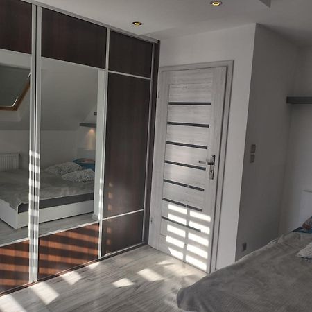 Pokoje Goscinne U Bosmana Dzwirzyno Ngoại thất bức ảnh
